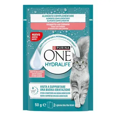 Lõhemaitseline PURINA ONE® HYDRALIFE™ – täiendsööt, mis aitab toetada sinu kassi veetarbimist
