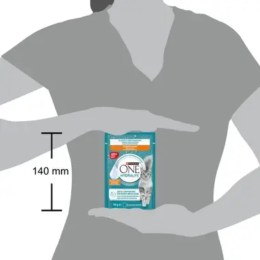 Kanamaitseline PURINA ONE® HYDRALIFE™ – täiendsööt, mis aitab toetada sinu kassi veetarbimist